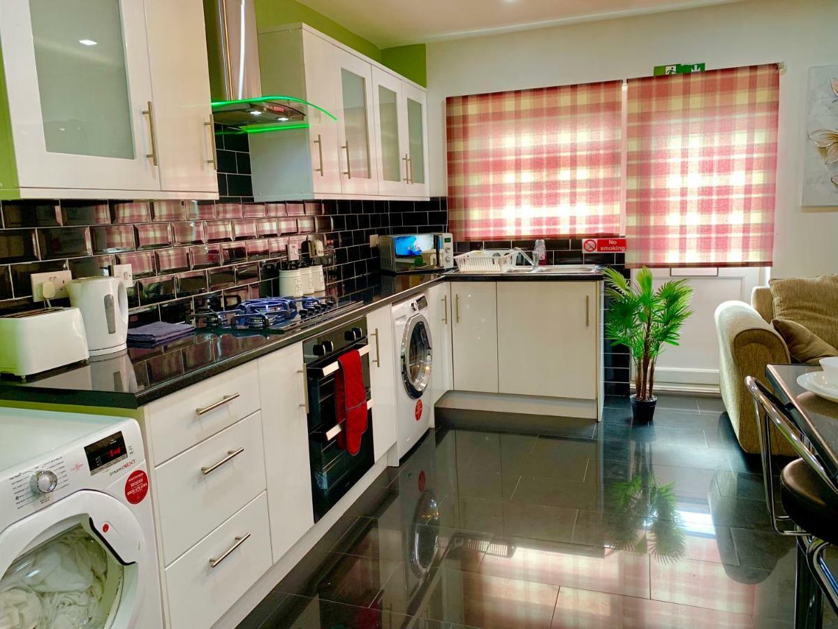 London 2 Bedroom Apartment, Kitchen, Reception And Private Garden Exterior foto